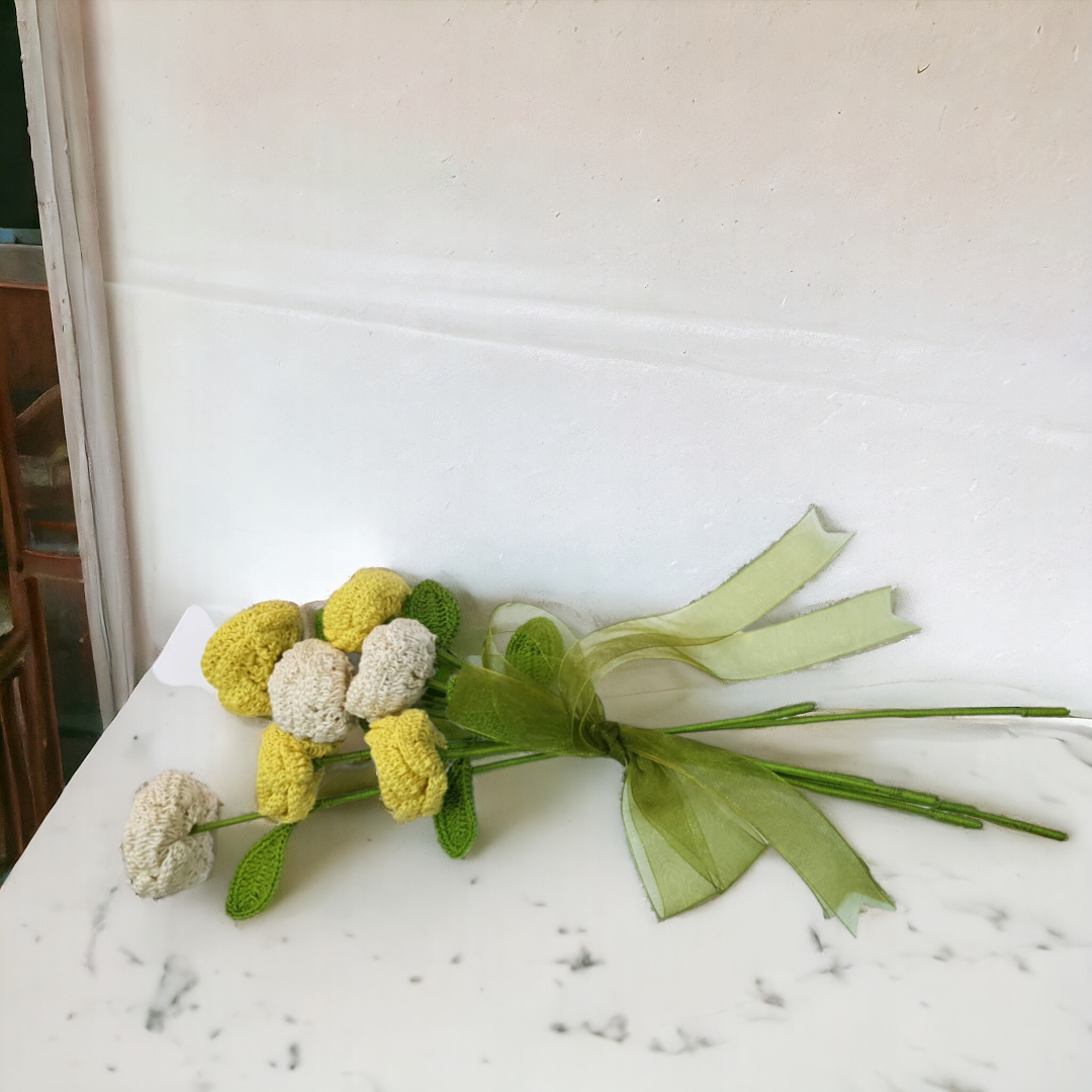 Flower Bouquets_Cream N Yellow Roses